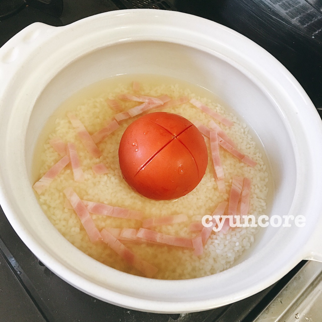 土鍋で作る「トマトの炊き込みご飯」