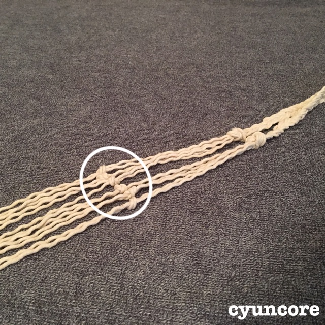マクラメ編み風ローププランターDIY手順④同じ位置で結ぶ