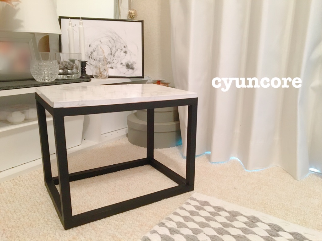 100均の木材で モノトーンなサイドテーブルをdiy Cyuncore