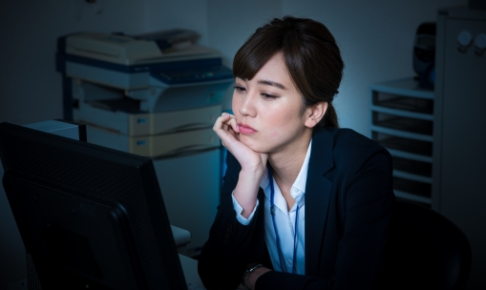 私嫌われてるかも？職場で嫌われる女性の特徴7選！対処法はある？