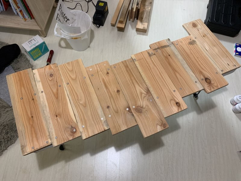 端材で作るテーブルの作り方②天板に脚を取り付ける-4