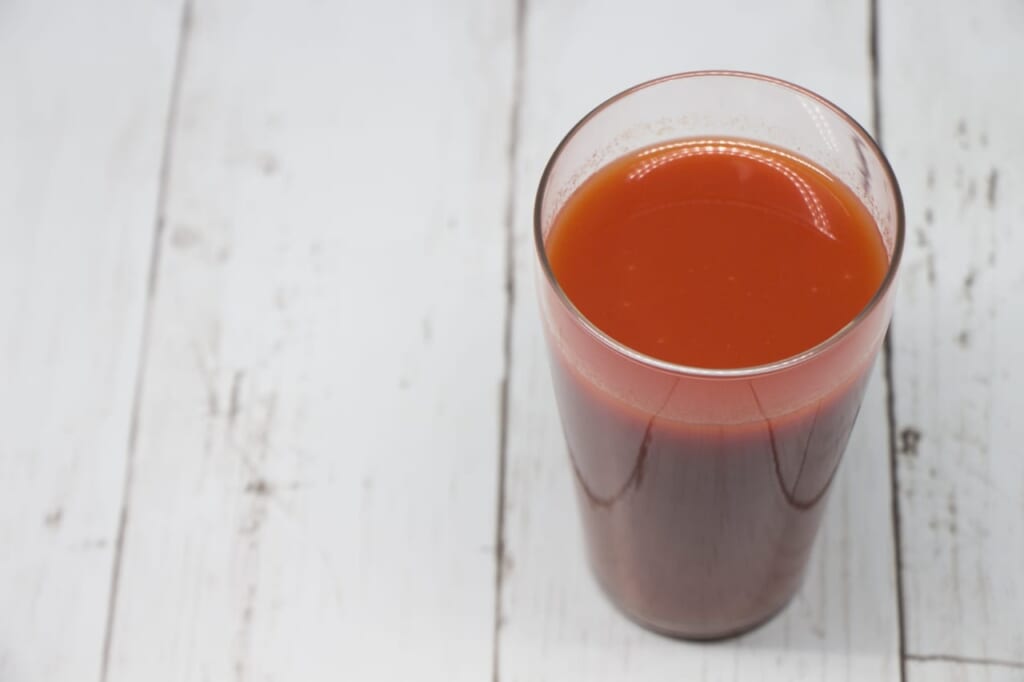 トマトジュースのリコピンにはコレステロールの抑制効果も！