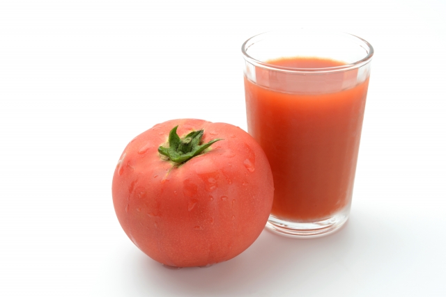 トマト1個あたりのカロリーや糖質は？